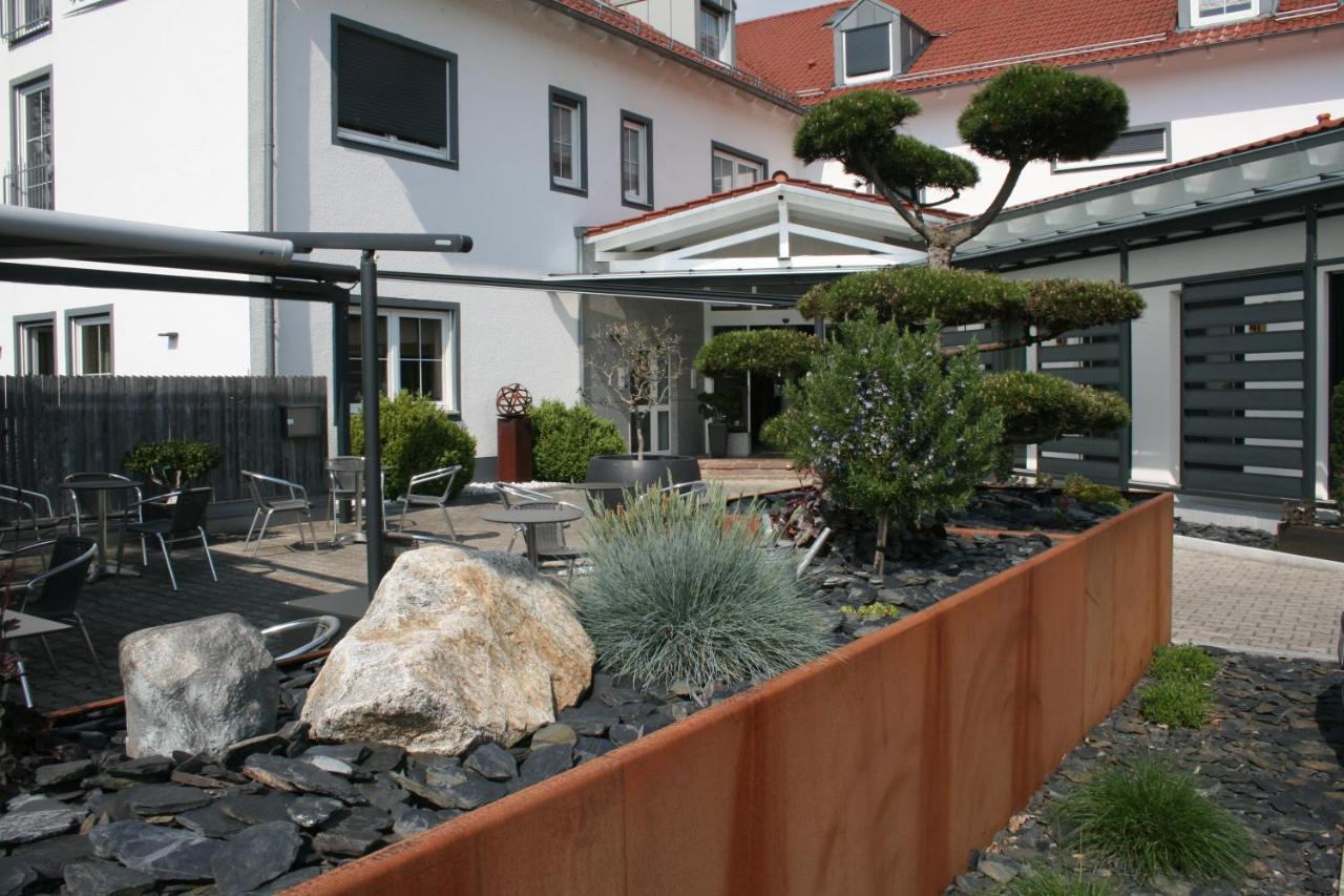 Hotel Bavaria Dingolfing Exterior foto